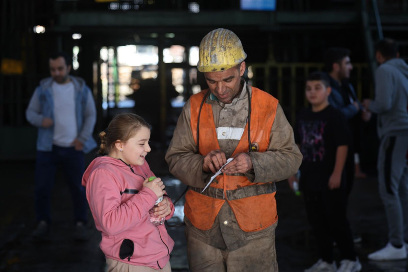 Madenci çocukları babaları için özel mektuplar hazırladı - Resim: 8
