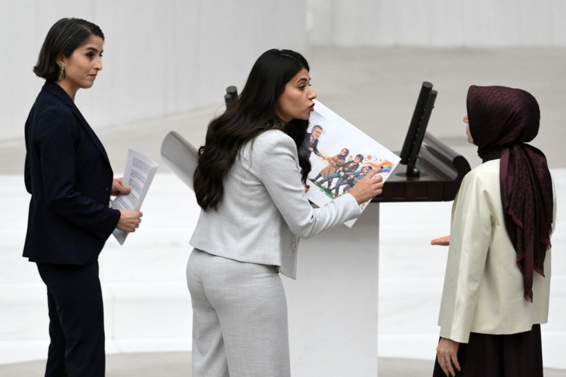 Meclis’te karikatür krizi - Resim: 1