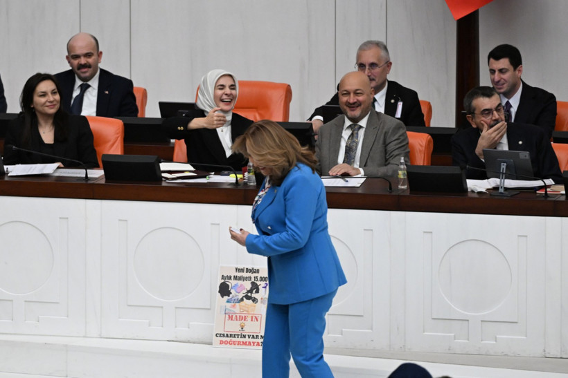 "AKP'nin eseri" dedi, Aile Bakanı bebek arabasını istedi - Resim : 5