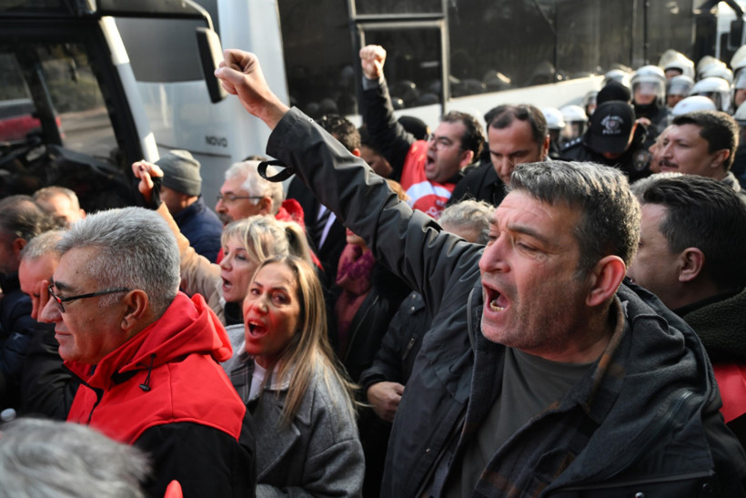Birleşik Kamu İş’in TBMM önündeki eylemine polis müdahalesi - Resim : 5