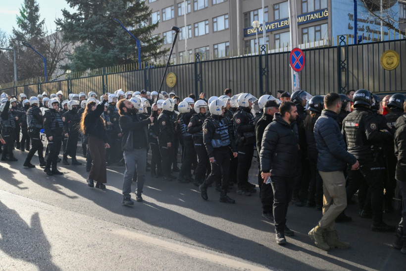 Birleşik Kamu İş’in TBMM önündeki eylemine polis müdahalesi - Resim : 4