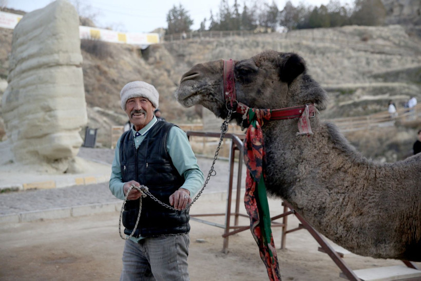 Ortaokul mezunu, 9 dil biliyor! Kapadokya’yı dünyaya o tanıtıyor - Resim: 7