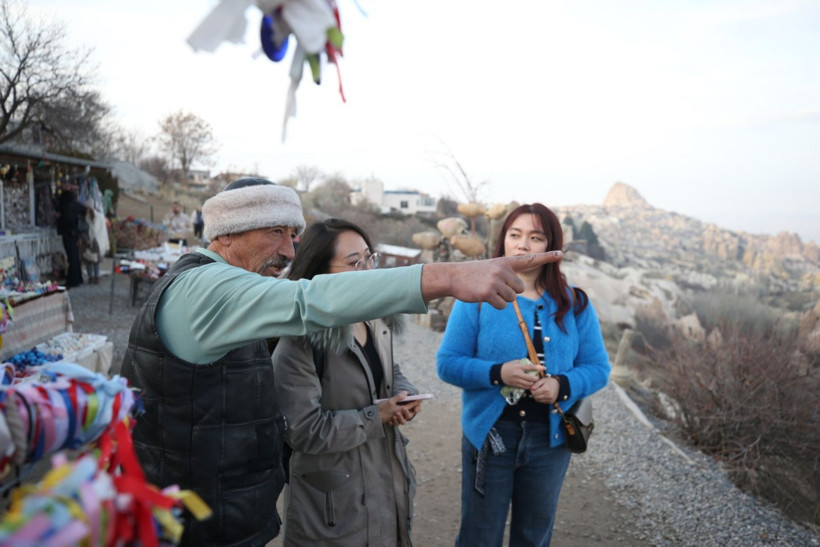 Ortaokul mezunu, 9 dil biliyor! Kapadokya’yı dünyaya o tanıtıyor - Resim: 16