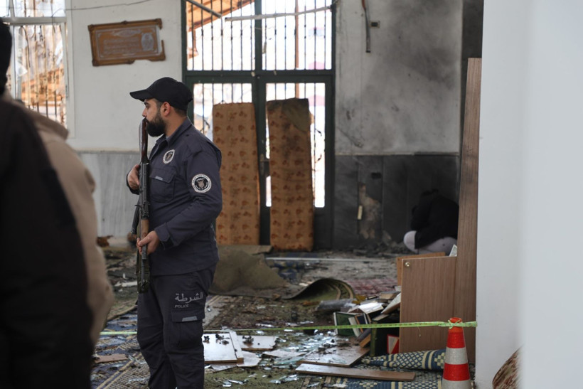 Suriye'de camiye bombalı saldırı: Çok sayıda ölü ve yaralı var - Resim: 7