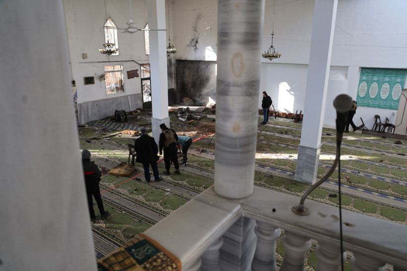Suriye'de camiye bombalı saldırı: Çok sayıda ölü ve yaralı var - Resim: 16