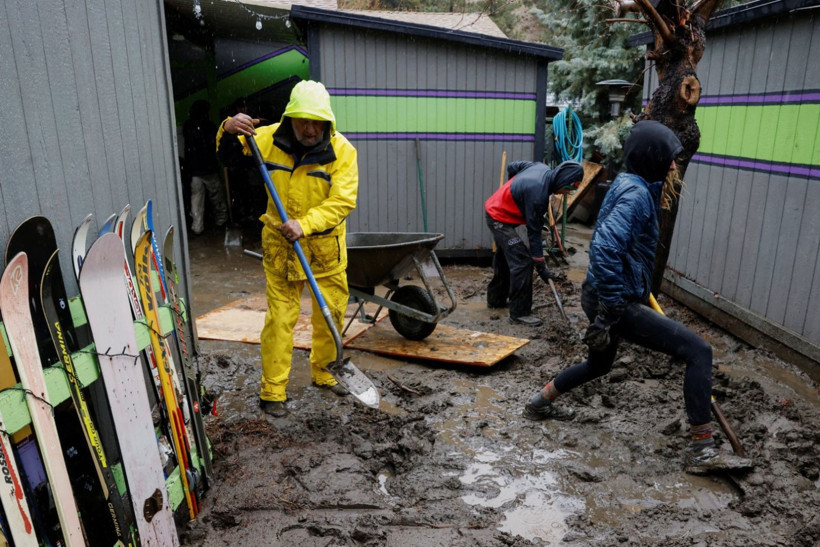 6 aylık yağmur üç günde yağdı, evler çamura gömüldü - Resim: 6
