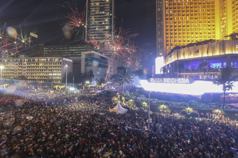 Dünya yeni yıla böyle girdi - Resim: 13