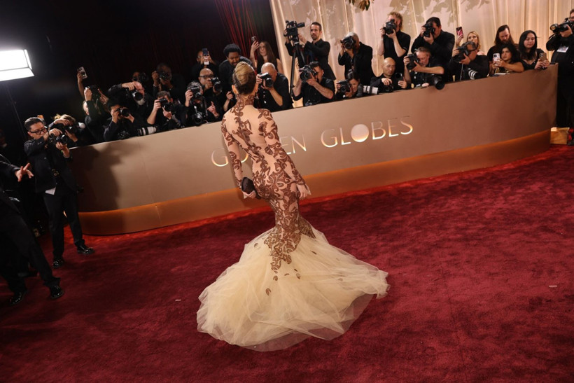 Jennifer Lopez'in transparan elbisesi kırmızı halıya damga vurdu - Resim: 5