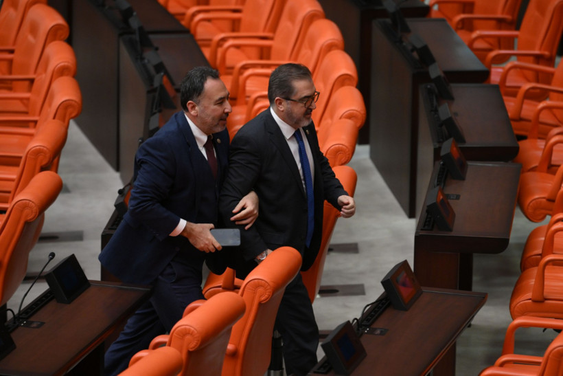 Meclis'te İsmet Paşa krizi: AKP'li vekilin sözleri kavga çıkardı - Resim : 4