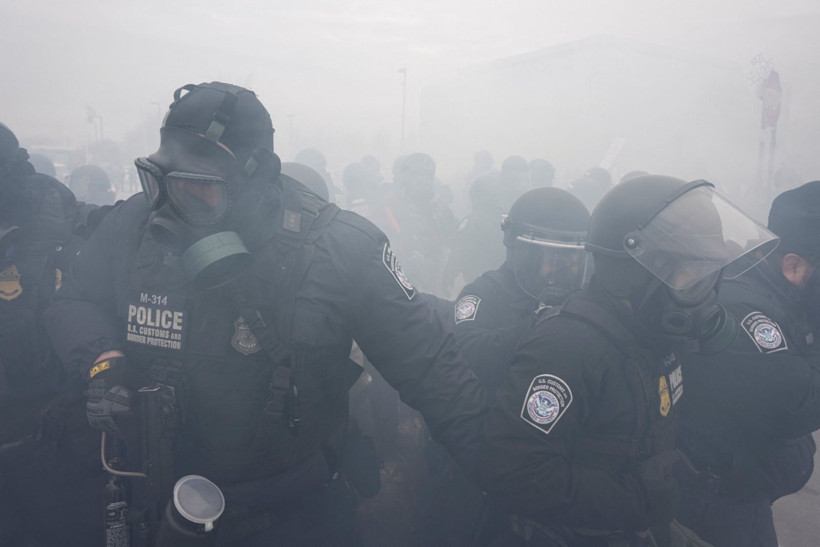 Halk sokağa döküldü, Trump tehdit etti: Asker yollarım! - Resim: 1