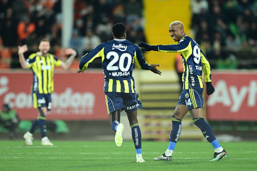 Talisca'dan sevgilerle: Fenerbahçe, Alanya'da kazanmayı başardı: 2-3 - Resim : 2