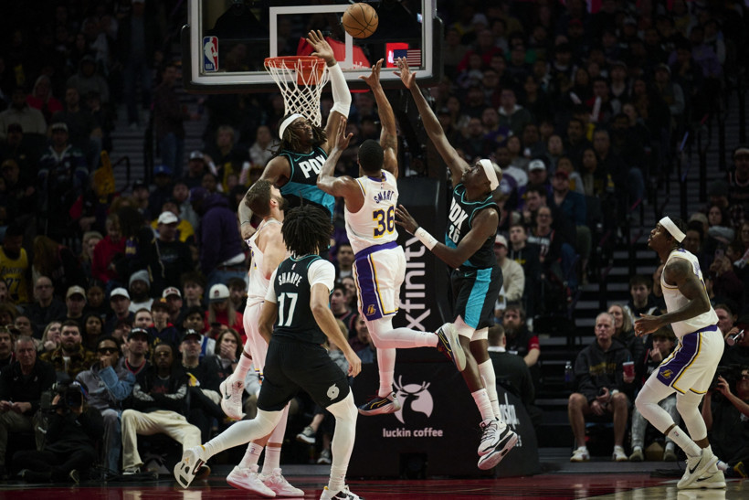 Blazers, Lakers'a şans tanımadı: 132-116 - Resim : 1