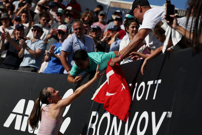 Zeynep Sönmez Avustralya Açık’ta tarih yazdı: Türk tenisinde bir ilk - Resim : 2