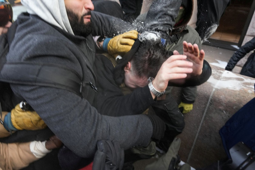 ABD'de tansiyon yüksek: Aşırı sağcı sosyal medya fenomenini gösteriden kovdular - Resim: 7