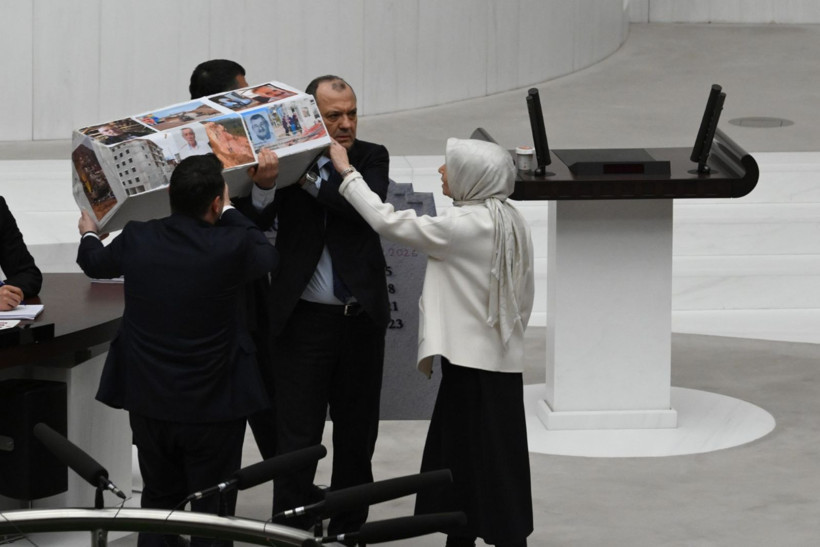 CHP tabutu kurtardı: 'Vampir gibi saldırdılar' - Resim: 2