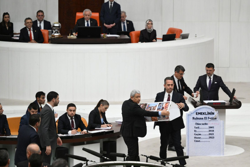 CHP tabutu kurtardı: 'Vampir gibi saldırdılar' - Resim: 8