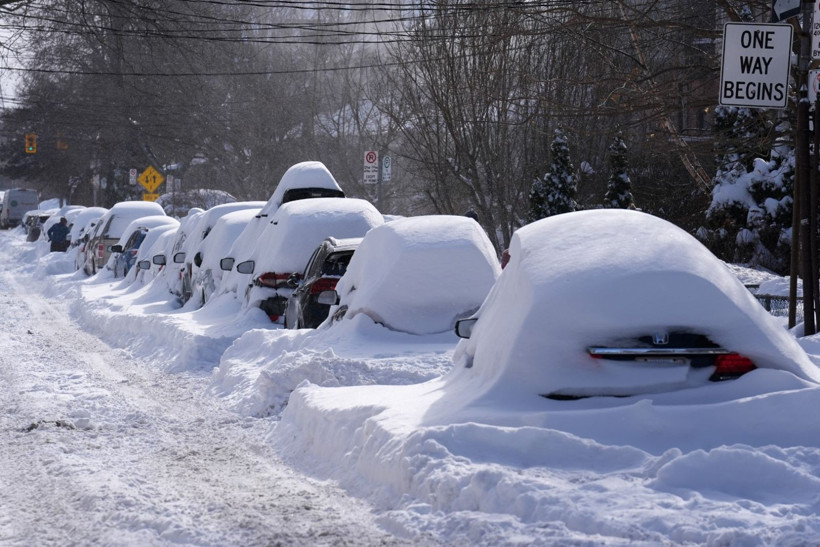 Kar fırtınası hayatı durdurdu: 30 ölü, yüz binlerce kişi elektriksiz - Resim: 3