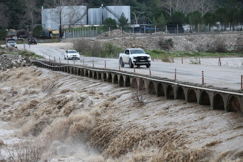 Önce kuraklık vurdu, şimdi de sağanak - Resim: 54