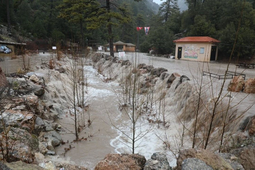Önce kuraklık vurdu, şimdi de sağanak - Resim: 16