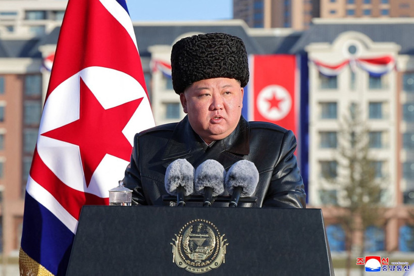 Savaşta 6 bin asker ölmüştü: Kim Jong Un ailelere konut hediye etti - Resim: 1