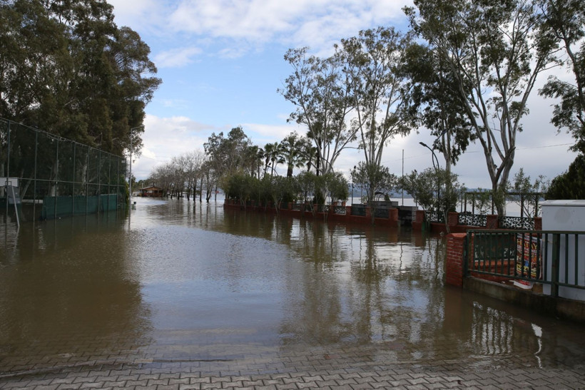 Tsunami gibi: Bir ilçe su altında kaldı - Resim: 3