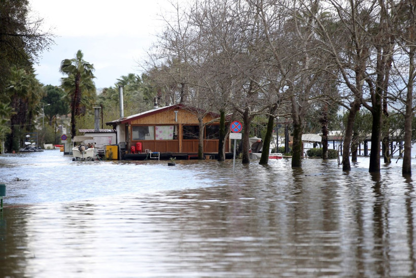 Tsunami gibi: Bir ilçe su altında kaldı - Resim: 6