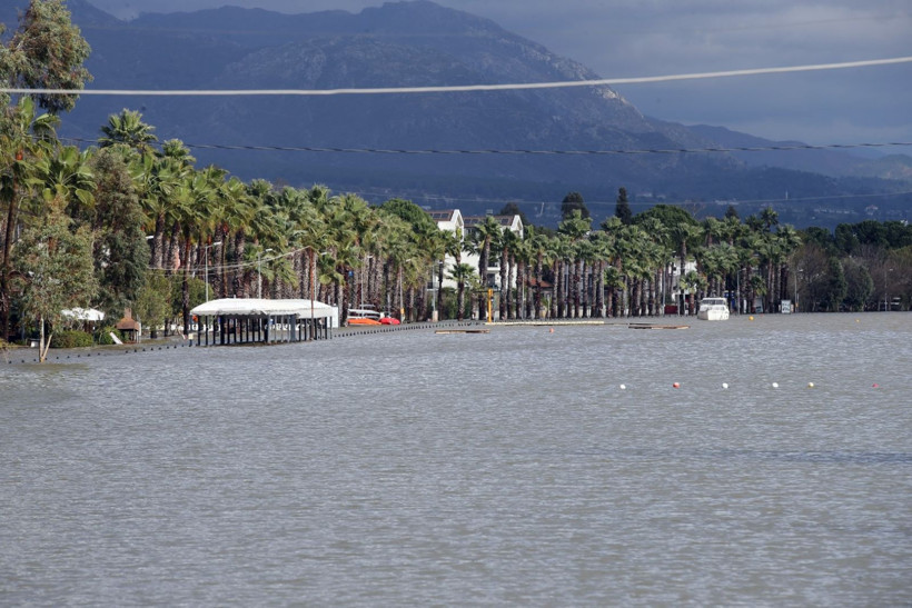 Tsunami gibi: Bir ilçe su altında kaldı - Resim: 7