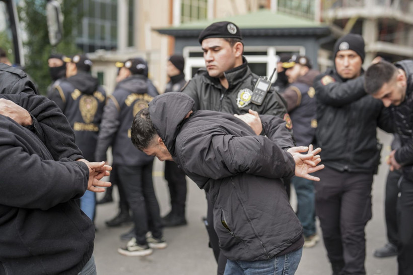Maşalar yakalandı, elebaşları firari: Para vaadiyle suç makinesine dönüştürdüler - Resim: 9