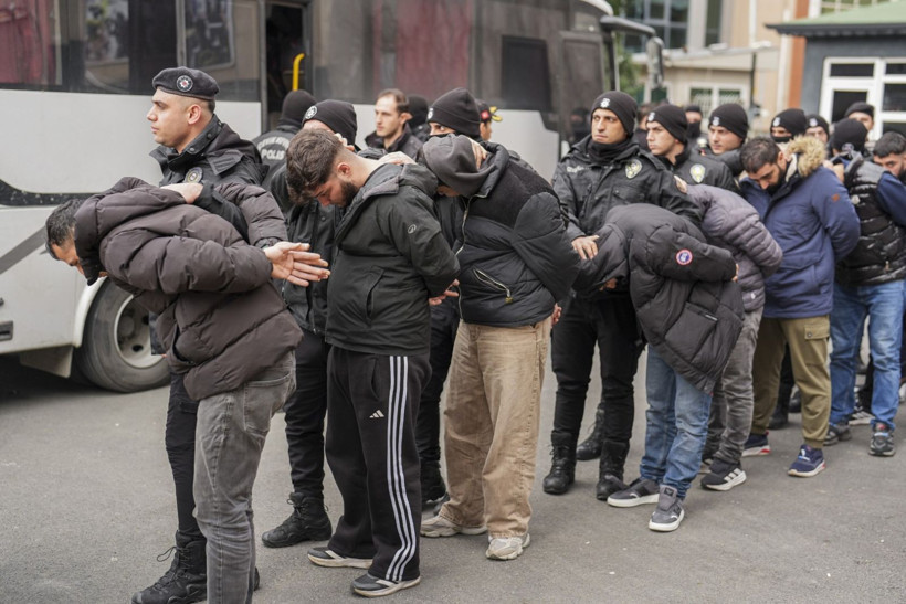 Maşalar yakalandı, elebaşları firari: Para vaadiyle suç makinesine dönüştürdüler - Resim: 5