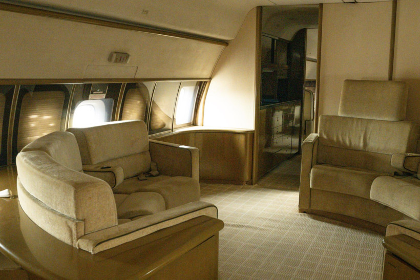 Epstein'in özel jeti "Lolita Ekspresi"nin son hali paylaşıldı - Resim : 6