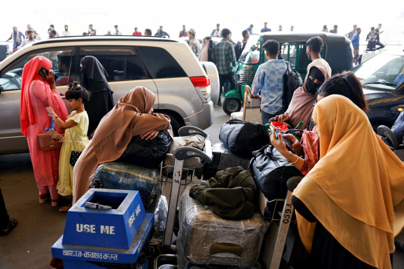 Havada füze, karada kaos: Yüz binler mahsur kaldı - Resim : 1
