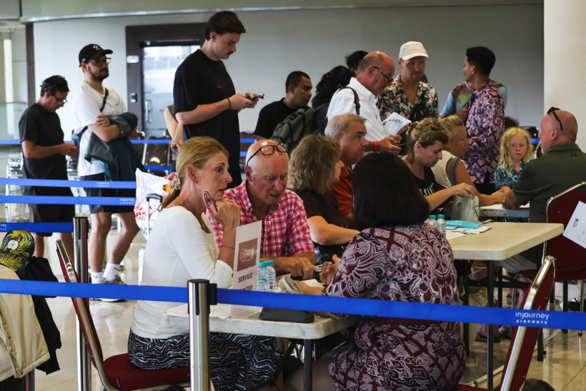 Orta Doğu'da uçuş kaosu... Binlerce uçuş iptal, 1 milyon kişi etkilendi - Resim : 1