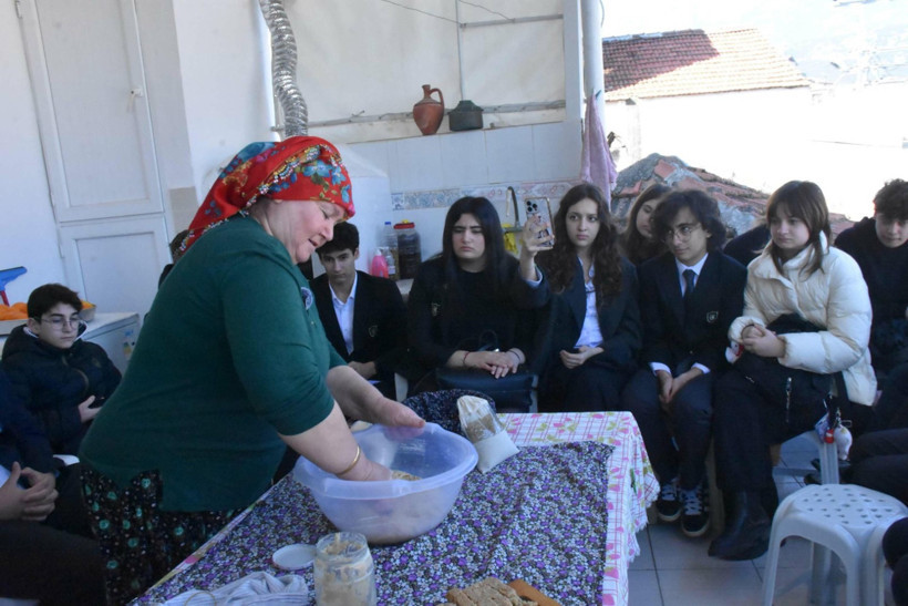 Tarlaya su yok: Ekmeği denizden ürettiler - Resim : 2