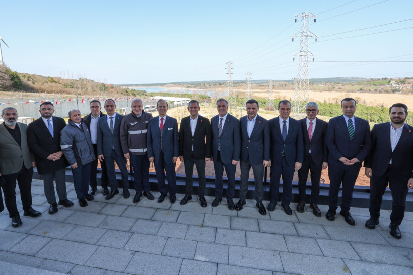 &Ouml;zg&uuml;r &Ouml;zel: Erdoğan 'yağmur yağmasın' duasına &ccedil;ıkıyordu - Resim : 2