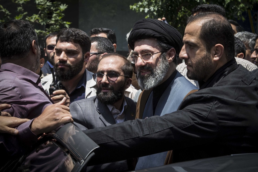 İran'ın yeni ruhani lideri Hamaney'in oğlu mu olacak? - Resim : 1
