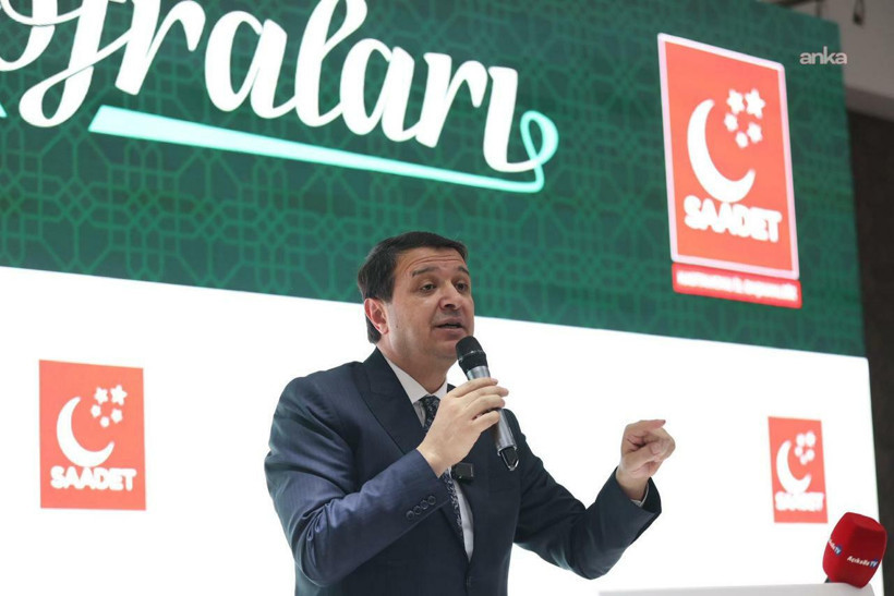 "O f&uuml;ze kumpas" dedi, iktidara seslendi: '7 s&uuml;laleniz alnını secdeden kaldırmasa...' - Resim : 1