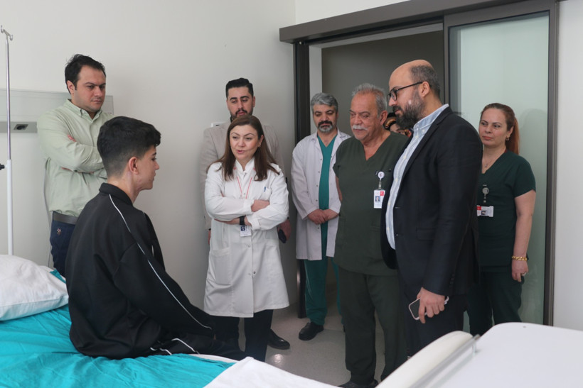 Vücudunun yüzde 75’i yandı ama hayatta kaldı: 17 kez ameliyat oldu - Resim : 2