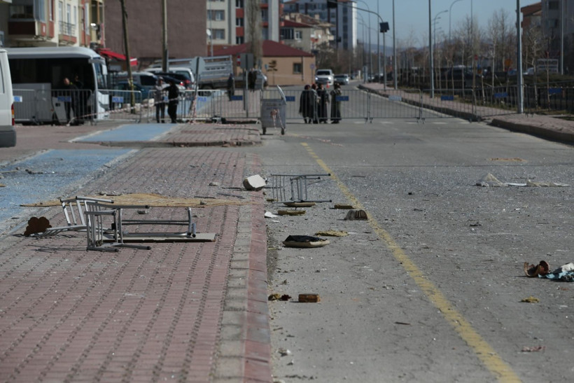 Apartmana füze düştü sandılar: Yıkım gün ağarınca anlaşıldı - Resim: 6