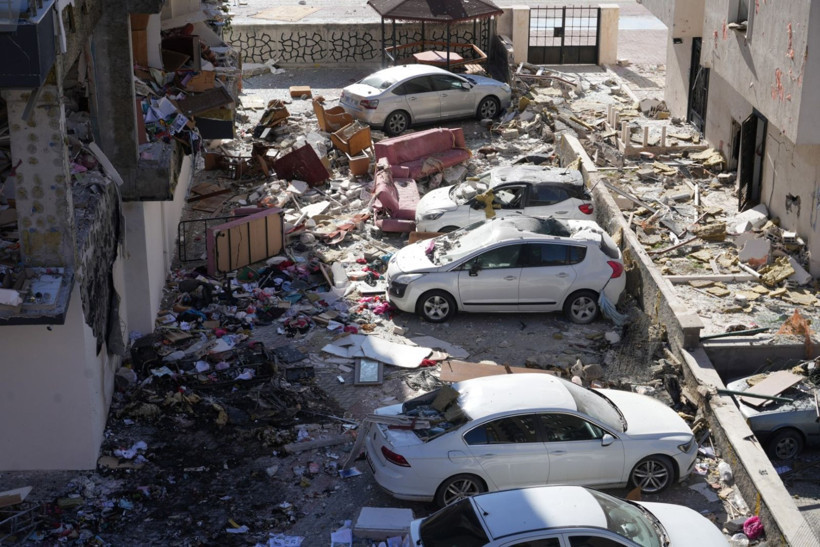 Apartmana füze düştü sandılar: Yıkım gün ağarınca anlaşıldı - Resim: 15