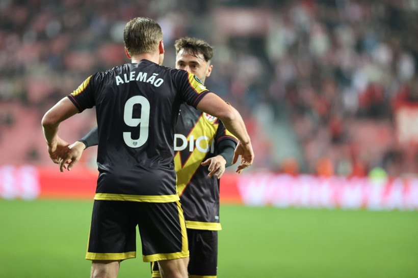 Samsunspor çeyrek finali zora soktu! Kazanan Rayo Vallecano oldu: 1-3 - Resim : 3