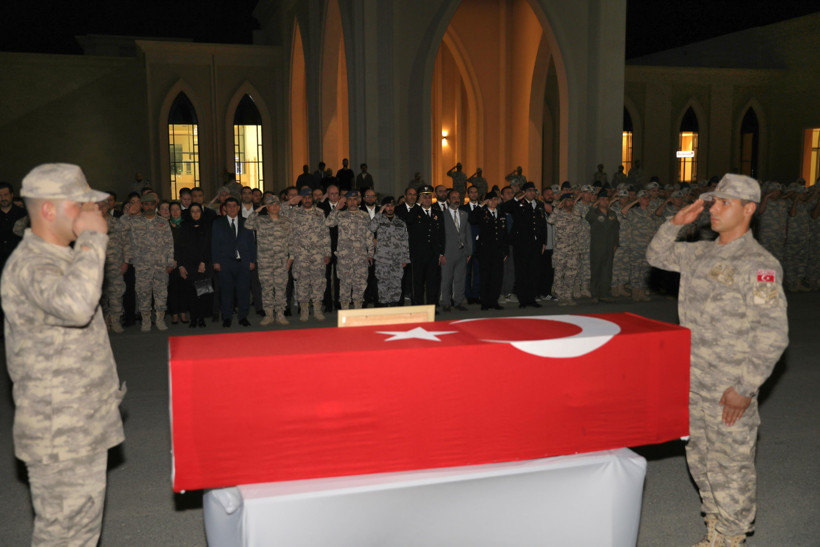 Katar'da şehitlere tabutsuz cenaze namazı - Resim : 5