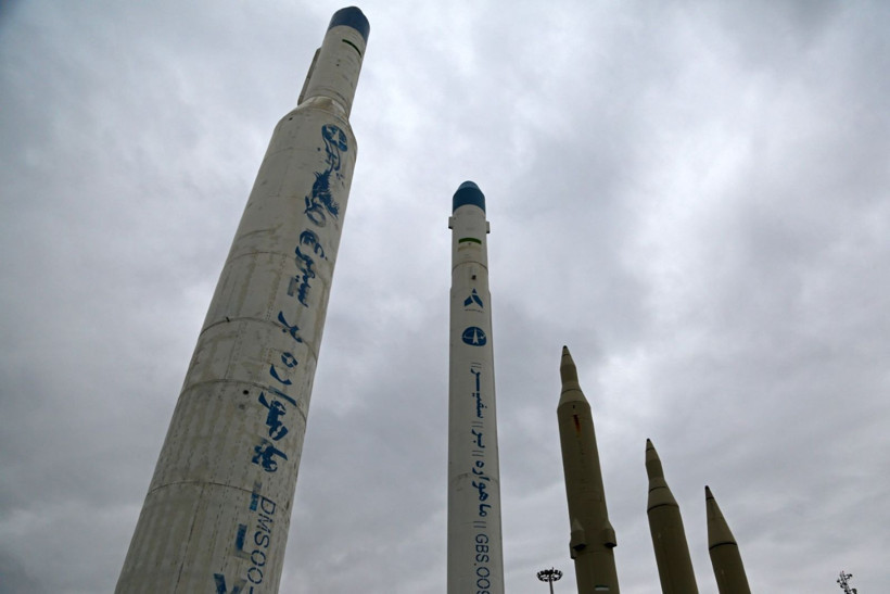 Tahran'ın göbeğinde füze şov - Resim: 3