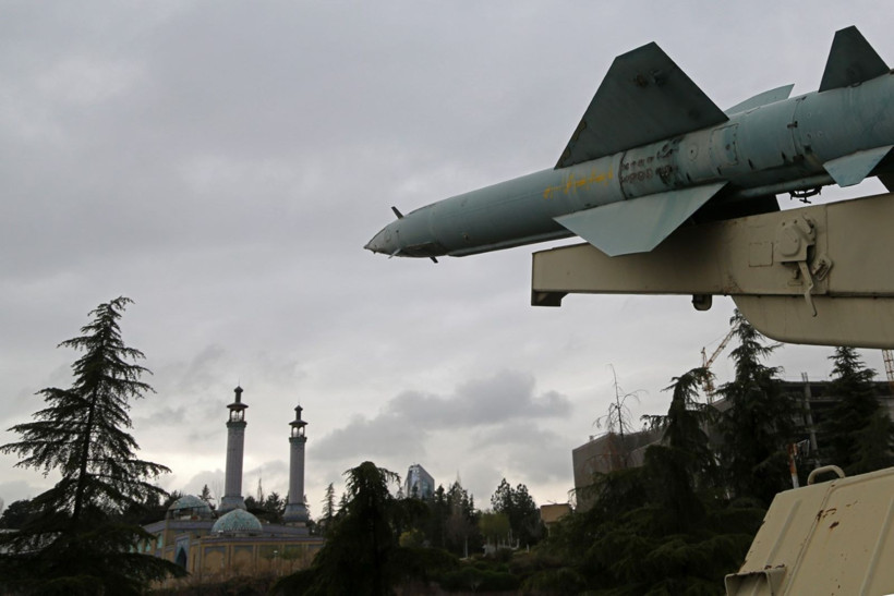 Tahran'ın göbeğinde füze şov - Resim: 5