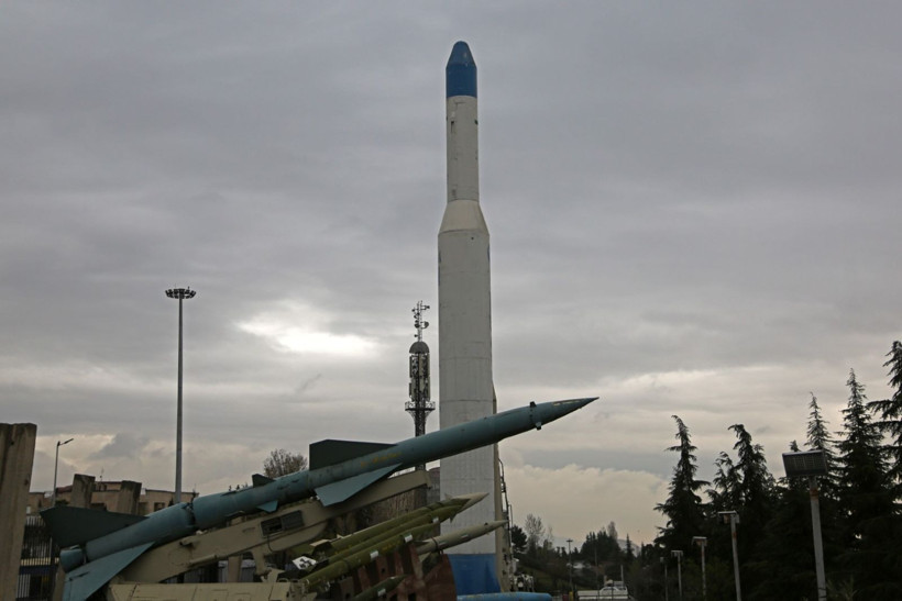 Tahran'ın göbeğinde füze şov - Resim: 8