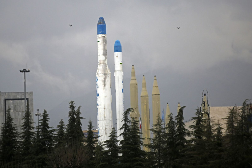 Tahran'ın göbeğinde füze şov - Resim: 11