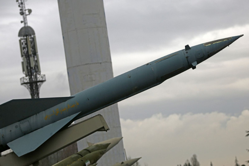 Tahran'ın göbeğinde füze şov - Resim: 15