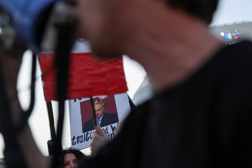 Tel Aviv karıştı: Polis eylemcileri güç kullanarak dağıttı - Resim: 5