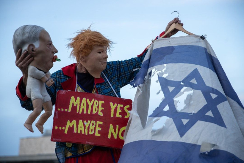 Tel Aviv karıştı: Polis eylemcileri güç kullanarak dağıttı - Resim: 18
