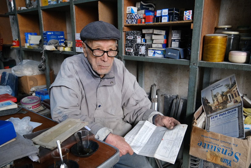 90 yaşındaki usta yılda 3 araç yeniliyor - Resim : 2