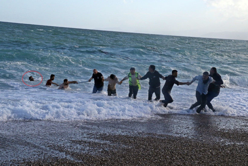 Antalya’da denizde boğulan genç egzaması için suya girmiş - Resim : 3